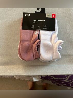 NWT Under Armour Low-Cut Cushioned Socks - White & Dusty Rose (6-Pack)